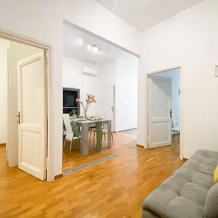 Via Veneto - Domus Juliae *