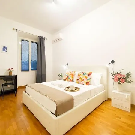 Via Veneto - Domus Juliae * רומא